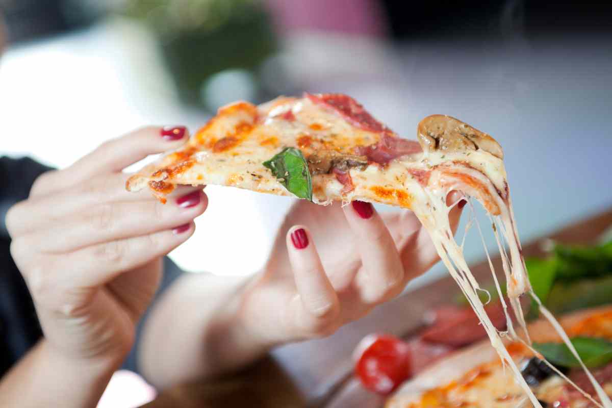 Con l'artrite si può mangiare la pizza?