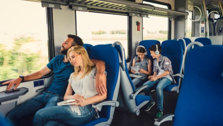 come viaggiare gratis in treno