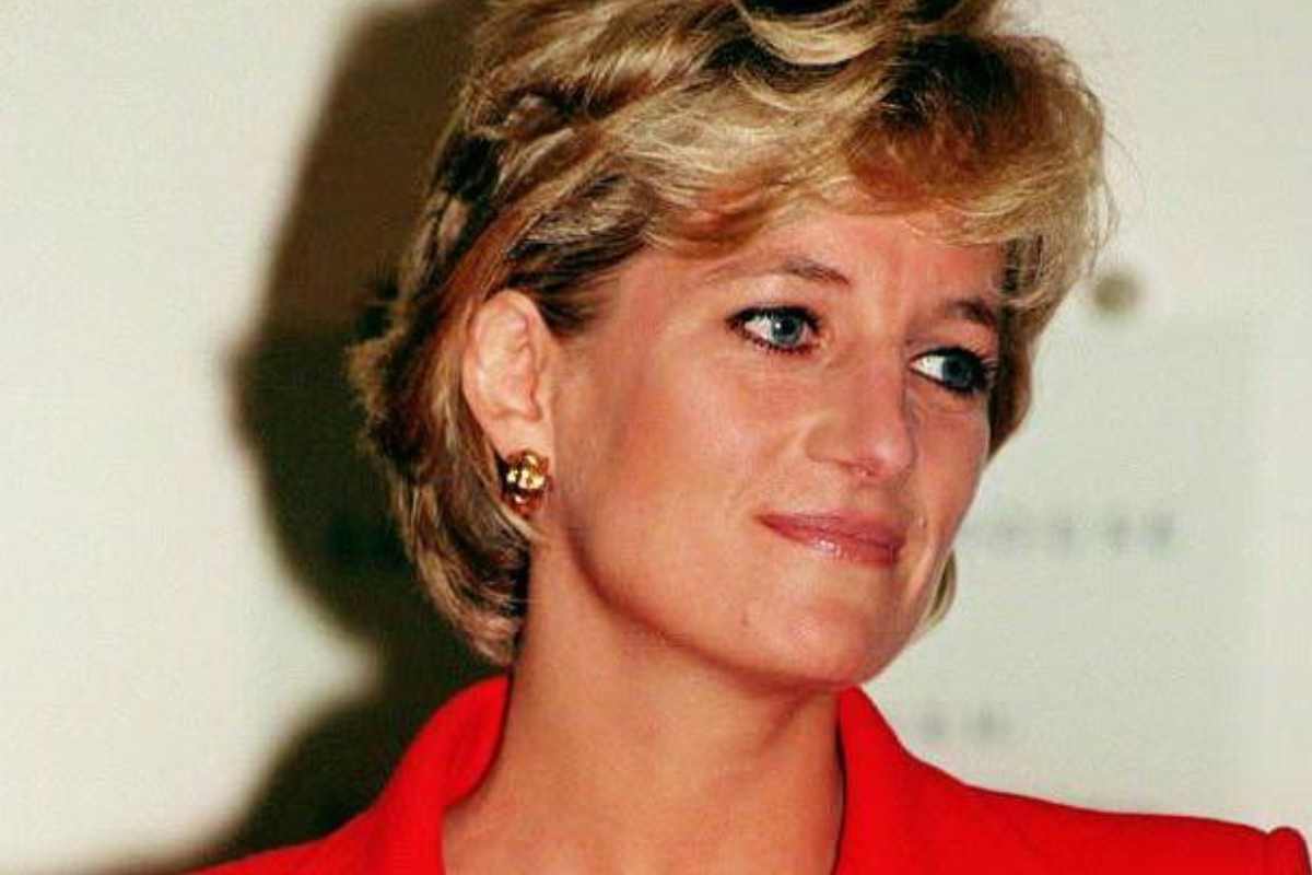 Lady Diana, tutorial per avere la sua stessa borsetta firmata