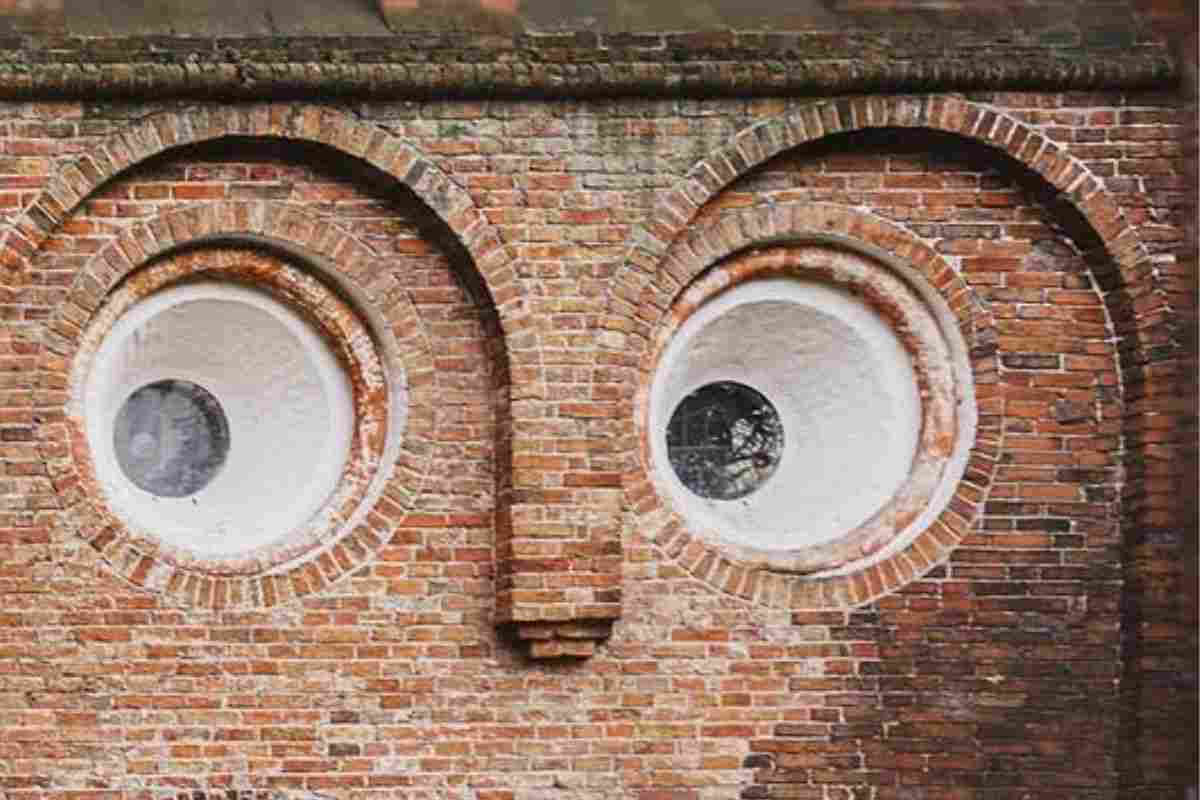 edifici facce pareidolia