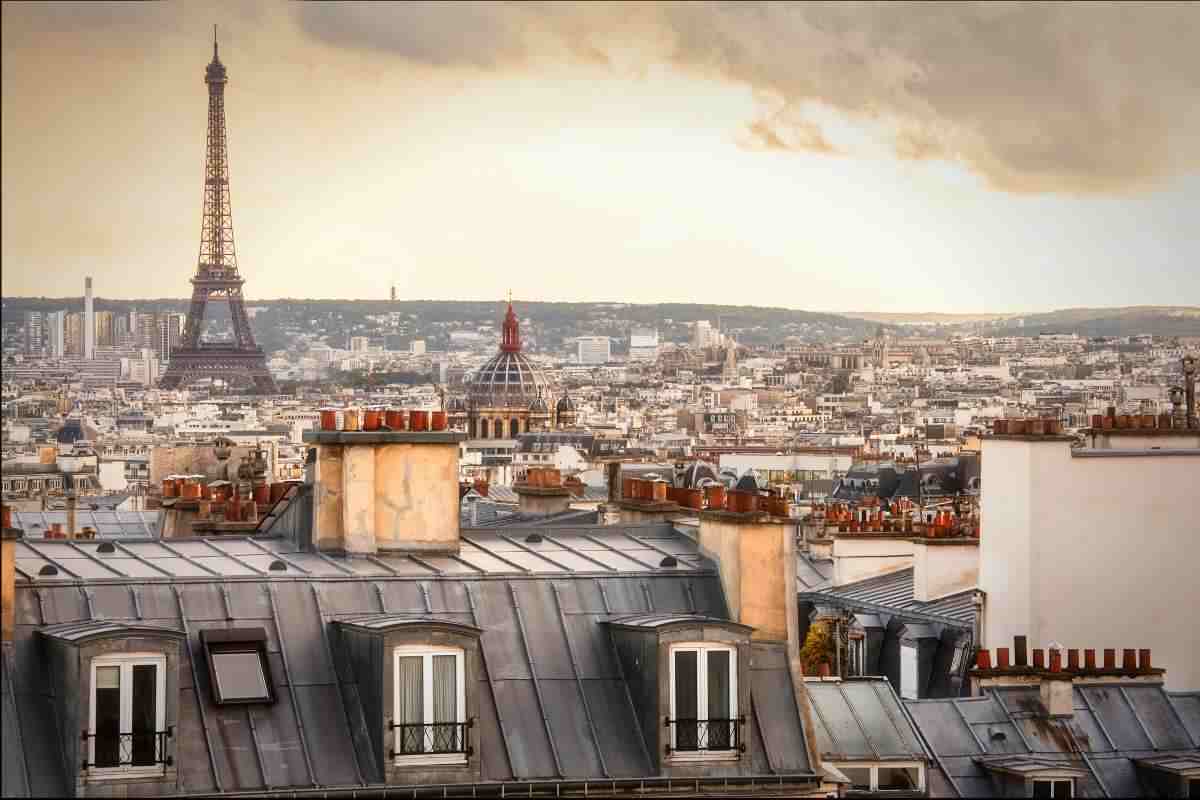 Parigi veduta dai tetti dall'alto bellissima da visitare