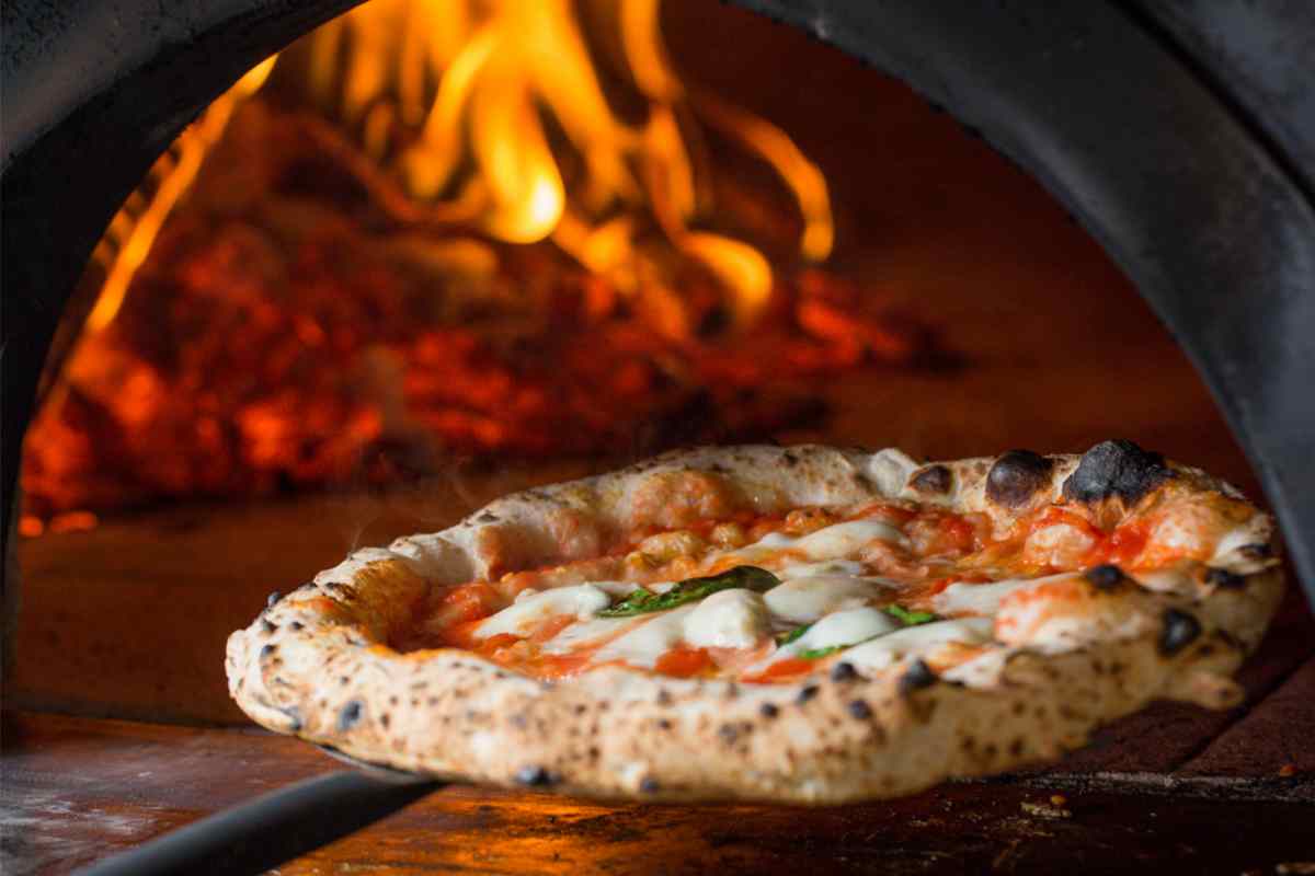 La pizza, uno dei piatti più buoni a Napoli