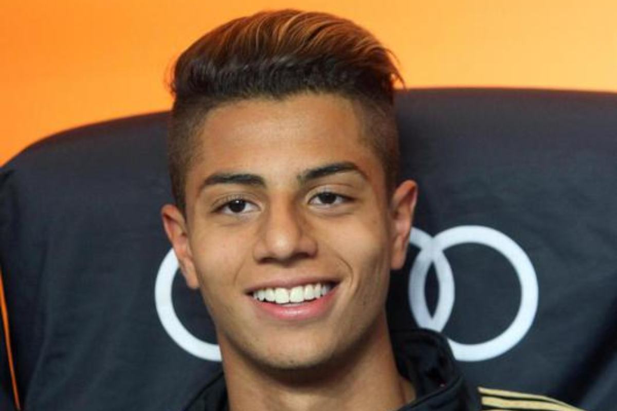 Hachim Mastour, giovane