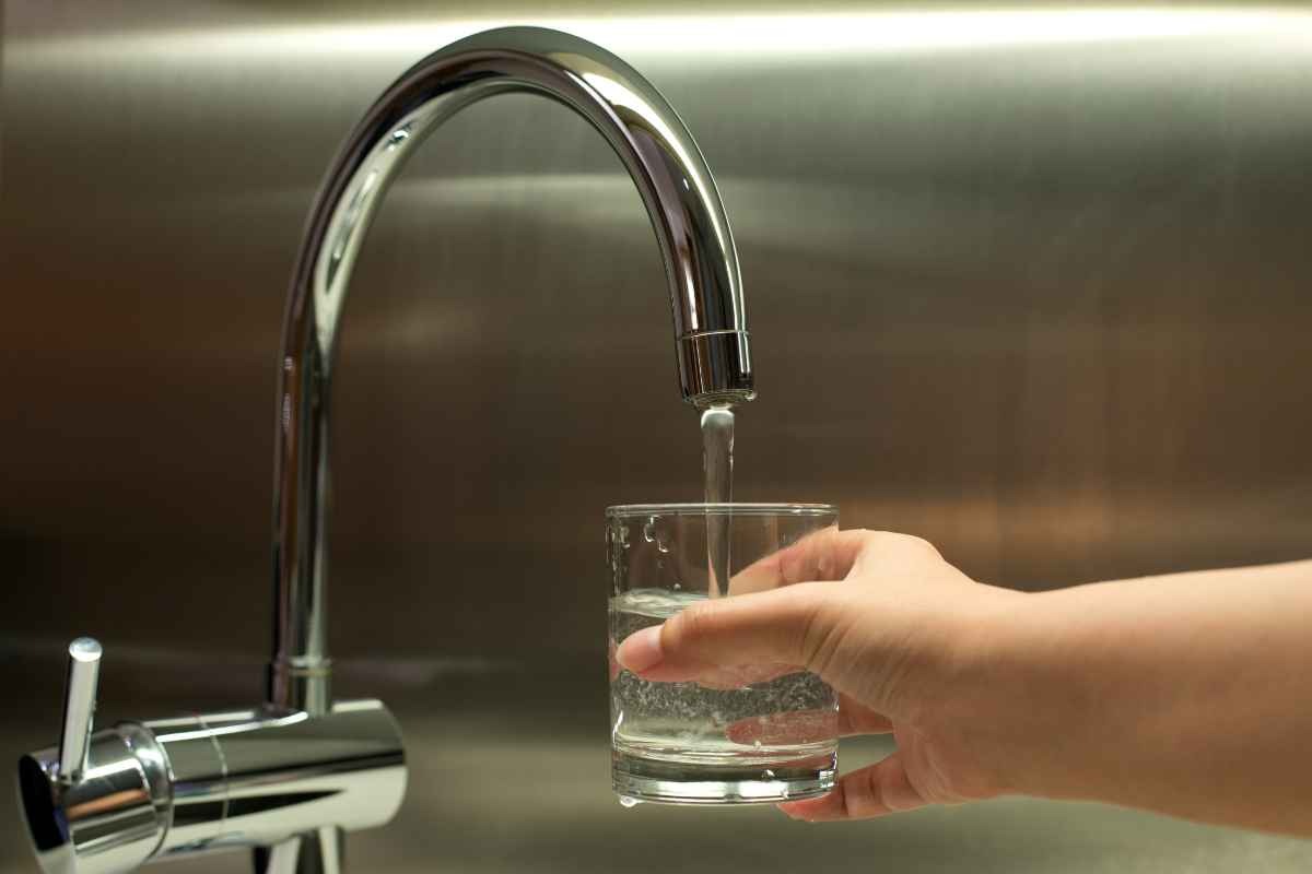 bere acqua del rubinetto fa male