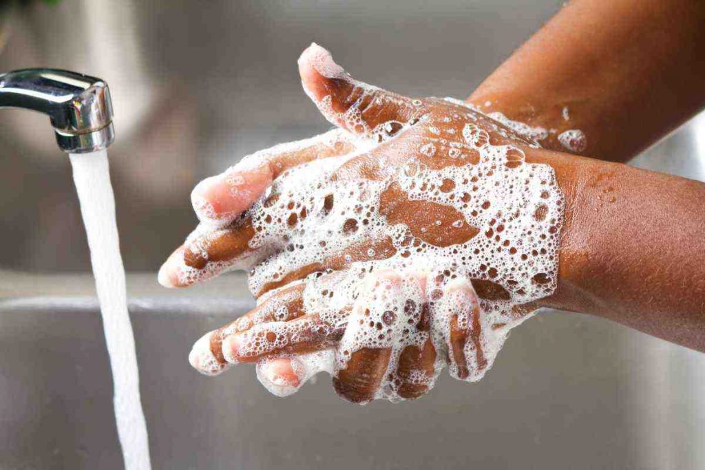 come lavarsi le mani correttamente