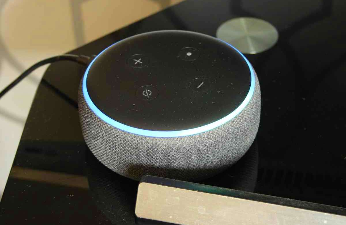 Metti subito al sicuro la casa con Alexa, ecco il trucco per usare il dispositivo come antifurto