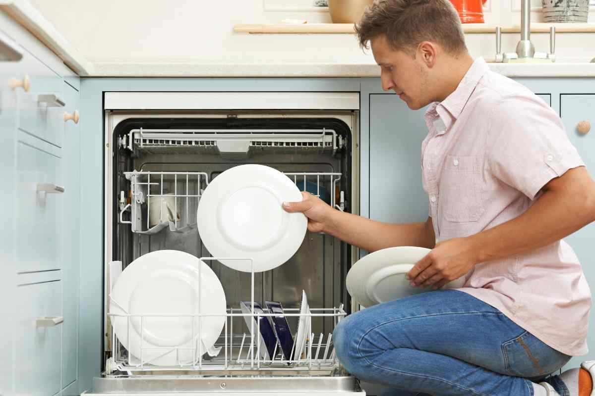 Risparmiare lavastoviglie: trucchi