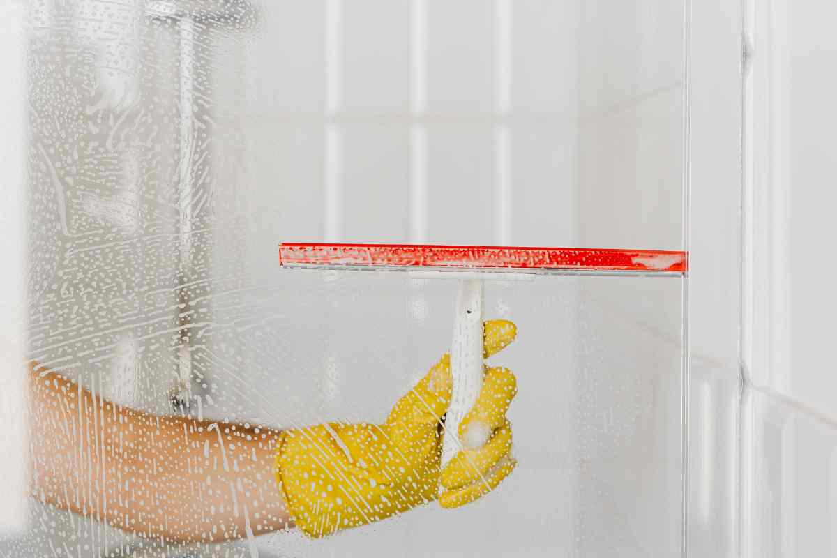 Vetro doccia: pulire rimedio naturale