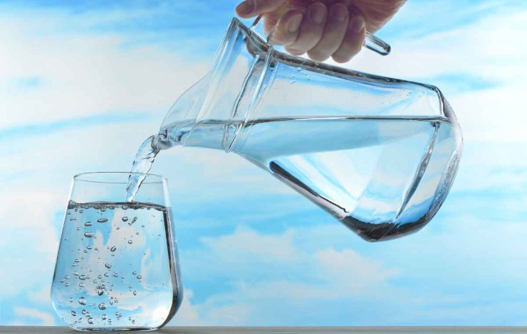 Benefici acqua temperatura ambiente