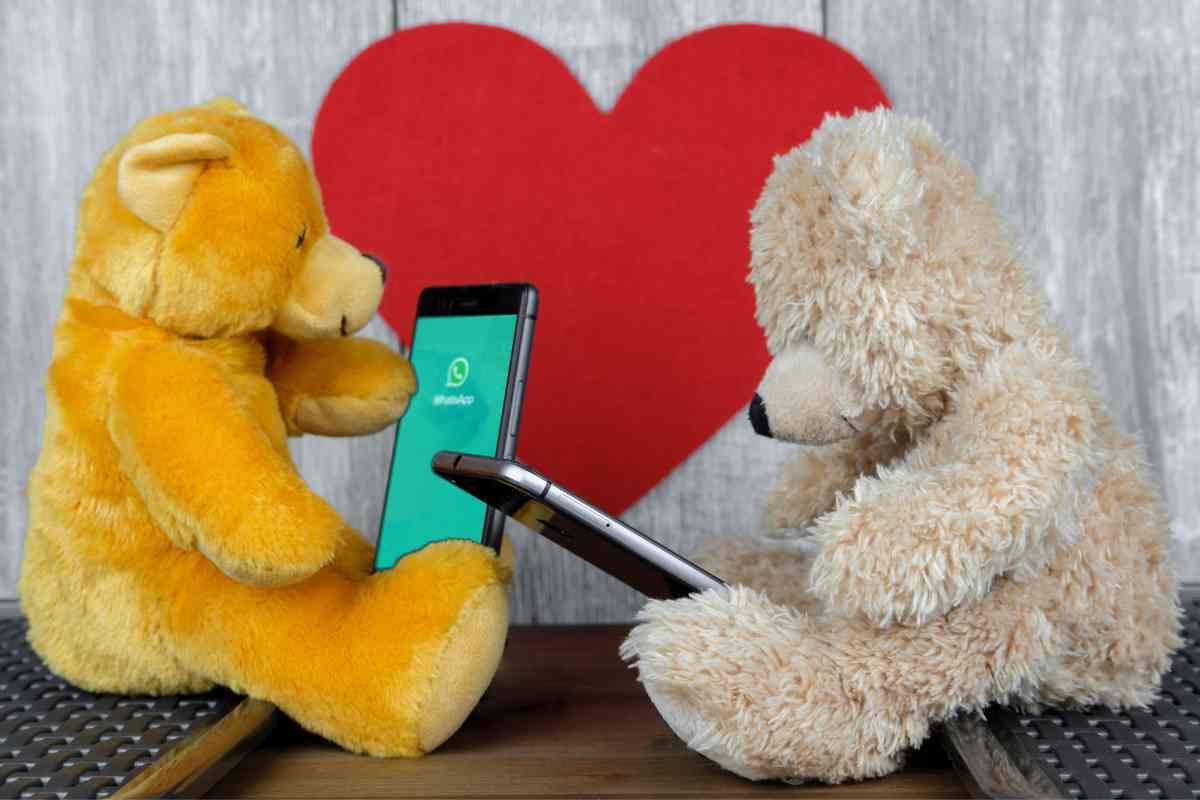 WhatsApp: attivare modalità San Valentino
