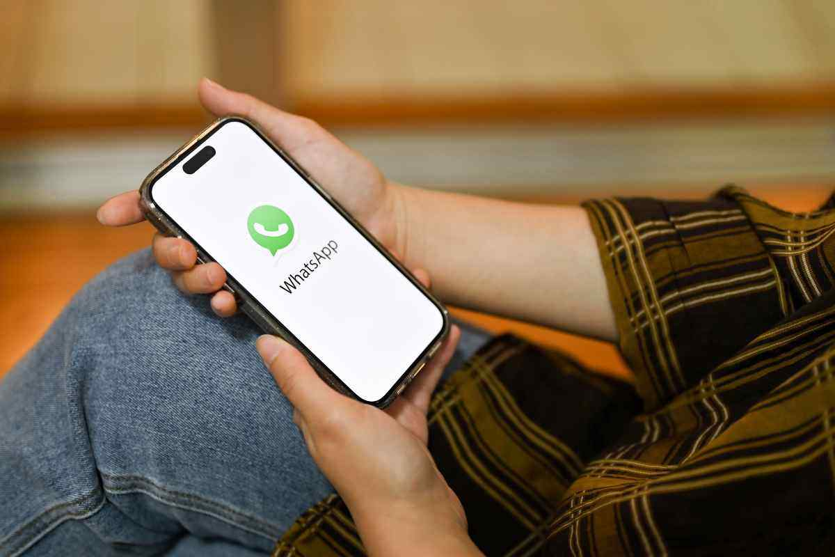 WhatsApp messaggio chat