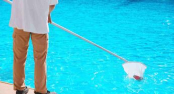 Pulire la piscina a casa, il trucco per averla perfetta in poco tempo